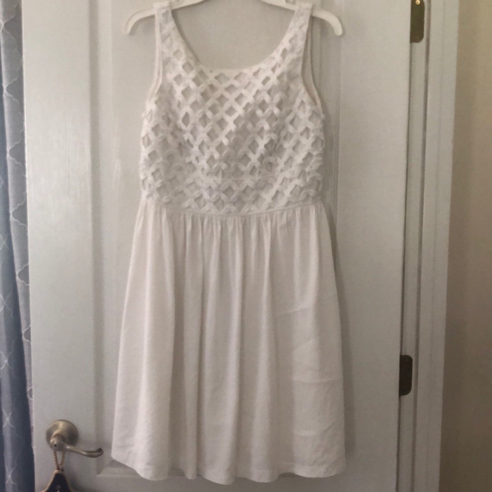 Beautiful Antonio Melani Linen Dress. Size 6